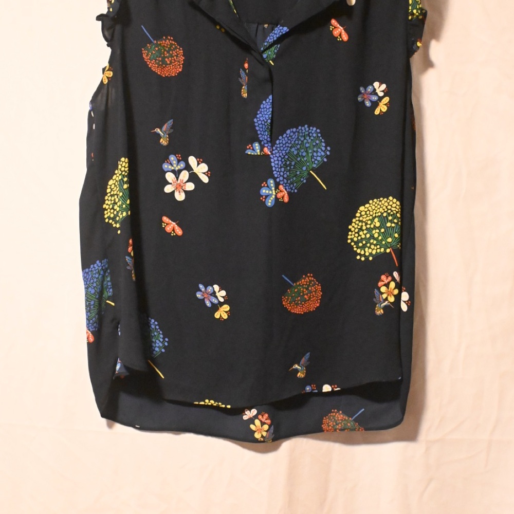 LOFT White Sleeveless Notched Collar Button Down Top